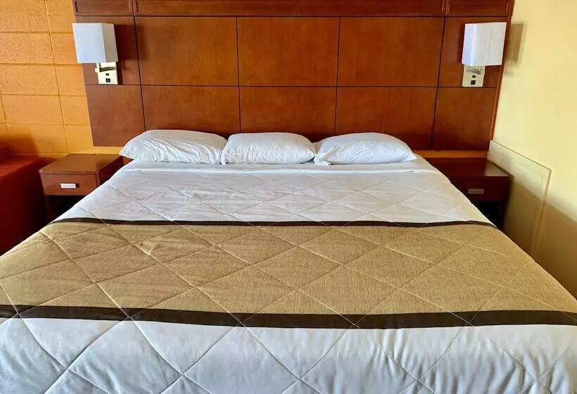 Отель Budget Inn Mifflintown