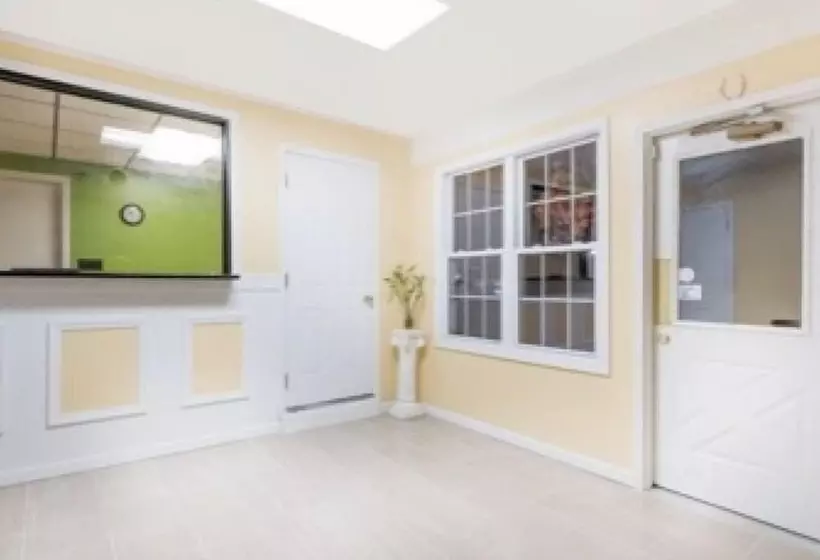 Отель Budget Inn Mifflintown