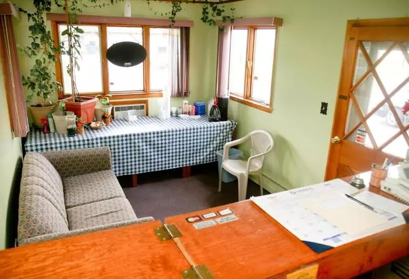 Отель Budget Inn