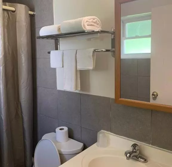 호텔 Budget Lodge Newton Falls