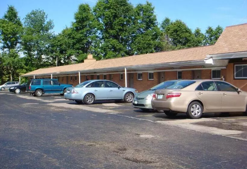 호텔 Budget Lodge Newton Falls