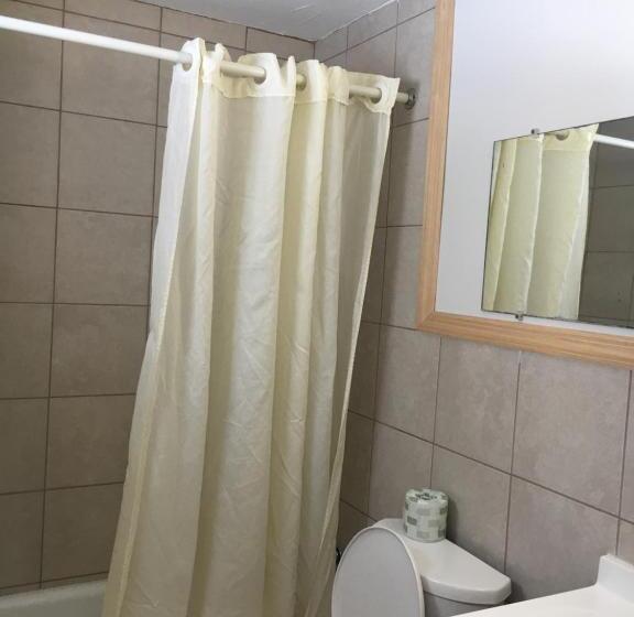 酒店 Budget Lodge Newton Falls