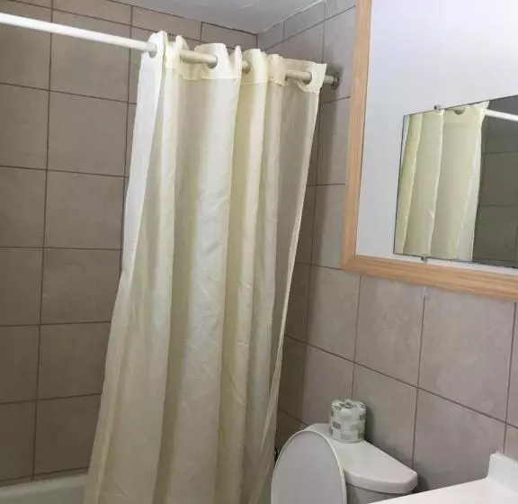 호텔 Budget Lodge Newton Falls