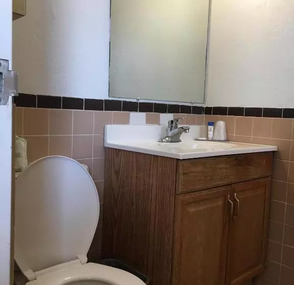 호텔 Budget Lodge Newton Falls