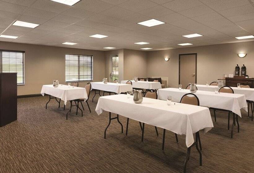 فندق Country Inn & Suites By Radisson, Indianapolis Airport South, In
