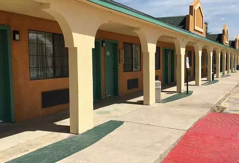 호텔 Executive Inn Hondo