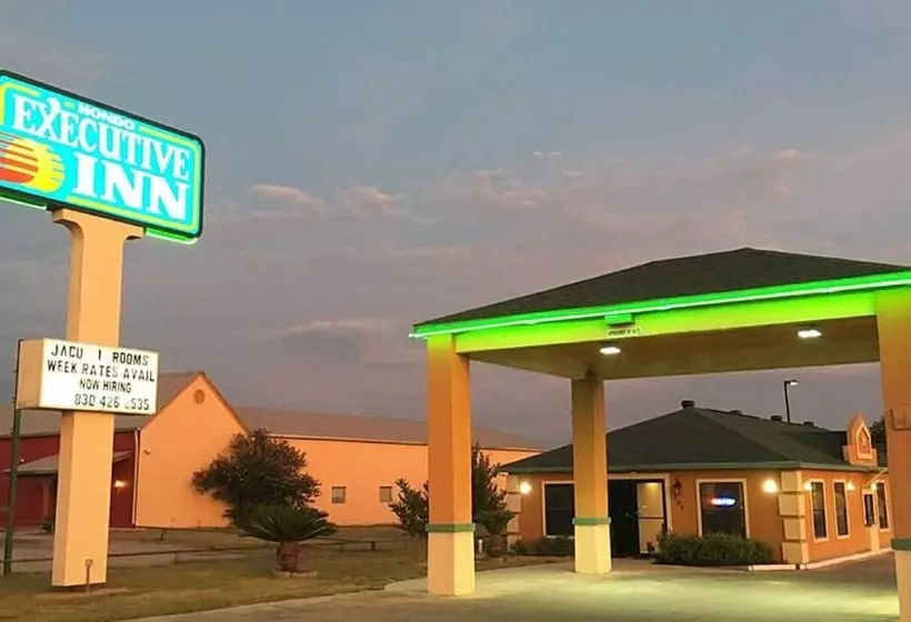 호텔 Executive Inn Hondo