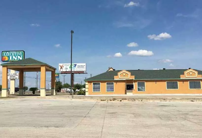 호텔 Executive Inn Hondo