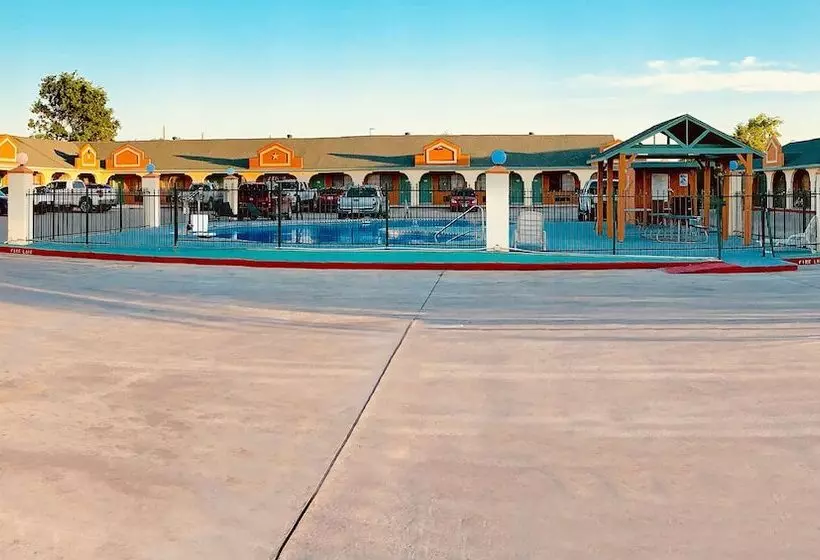 호텔 Executive Inn Hondo