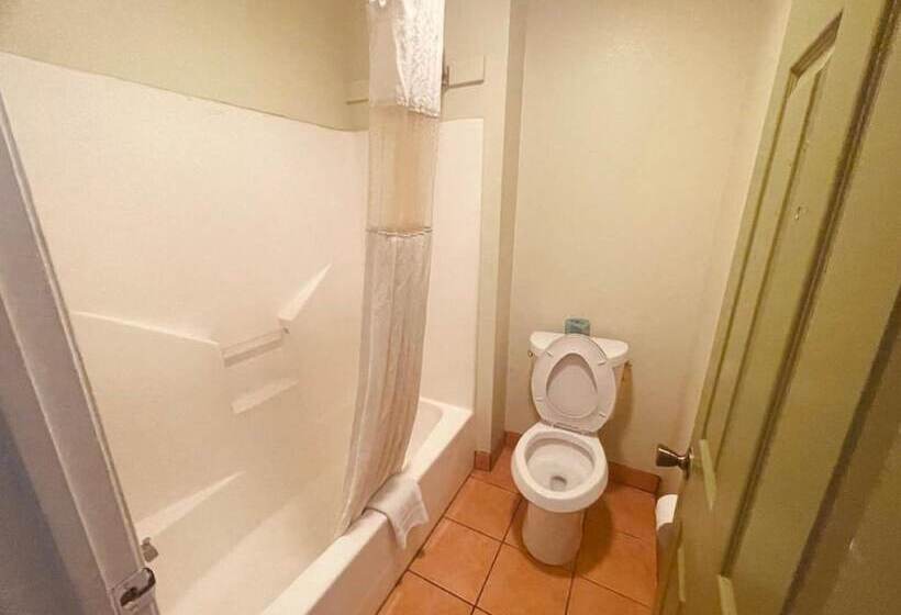 Отель Executive Inn Hondo