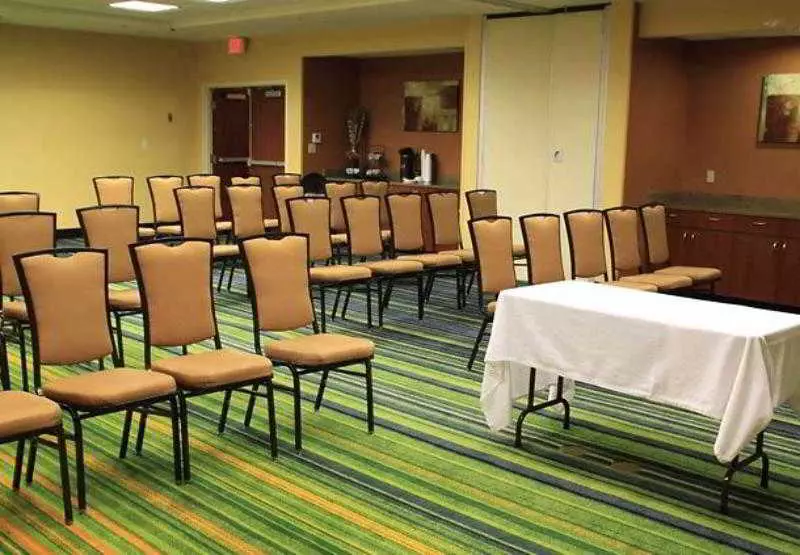 Отель Fairfield Inn & Suites Denton