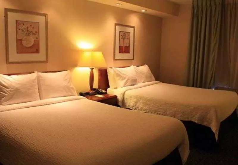 Отель Fairfield Inn & Suites Denton