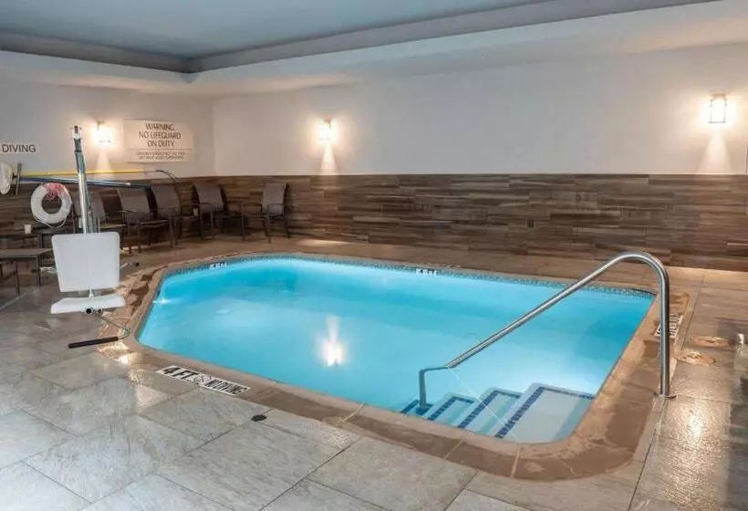 Отель Fairfield Inn & Suites Denton
