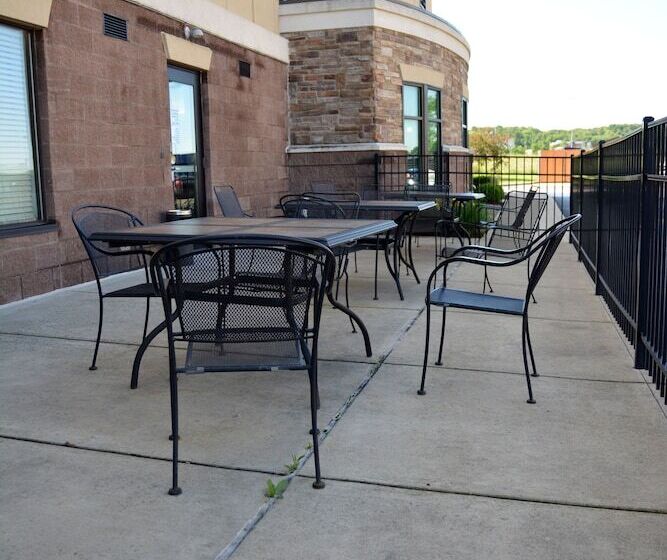 酒店 Holiday Inn Express & Suites Youngstown West   Austintown By Ihg