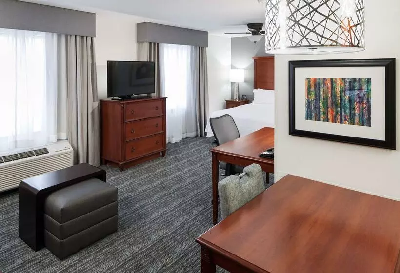 Отель Homewood Suites By Hilton Denton