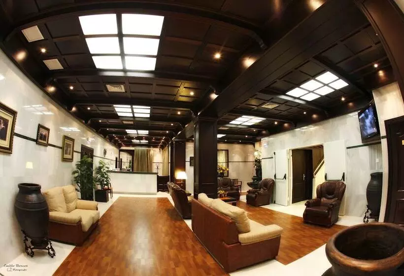 فندق Las Acacias