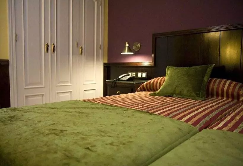 فندق Las Acacias