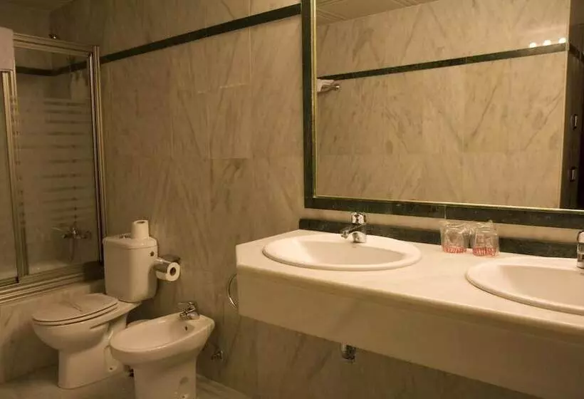 فندق Las Acacias