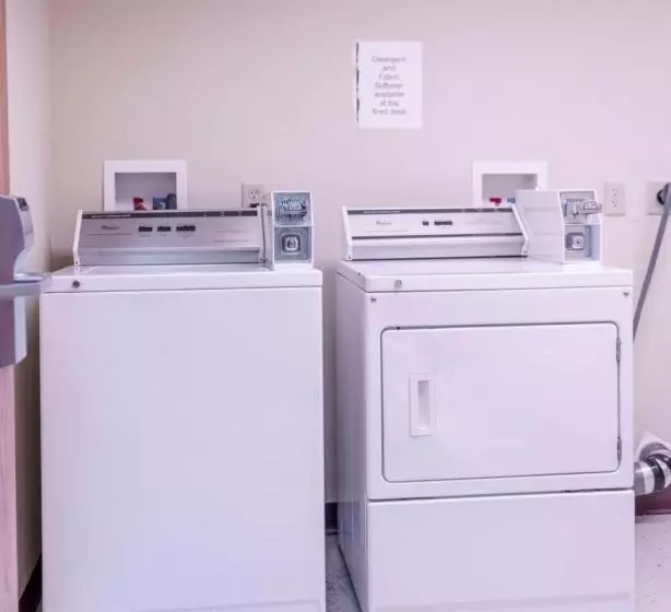 호텔 Supertel Inn & Conference Center