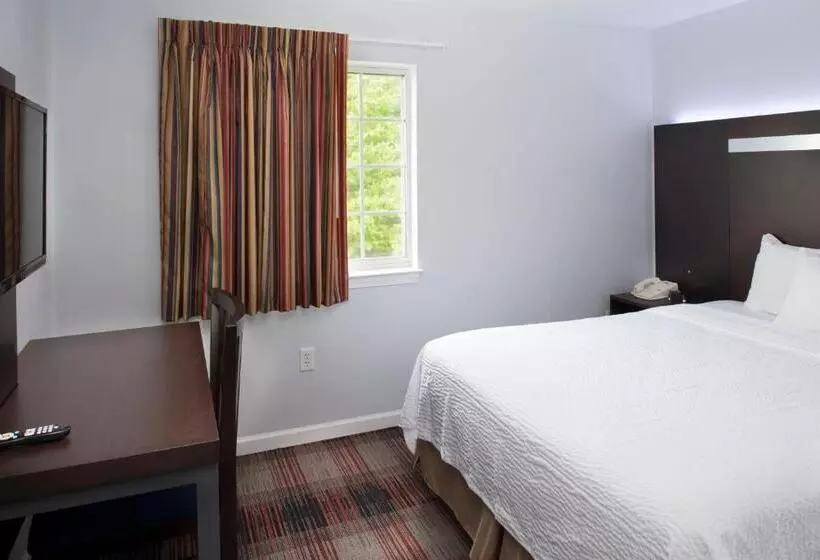 Luxbury Inn & Suites