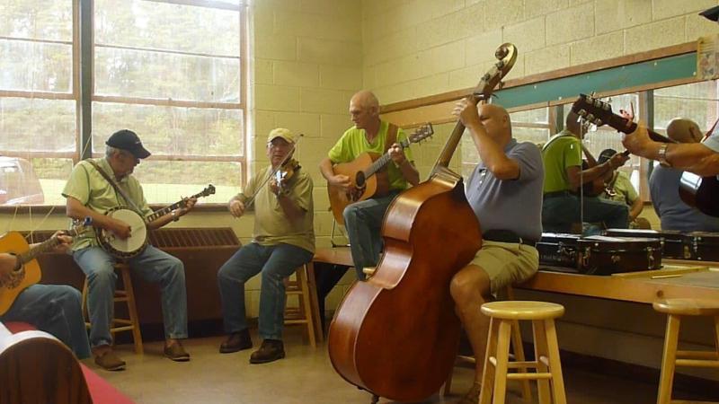 Luxbury Inn & Suites