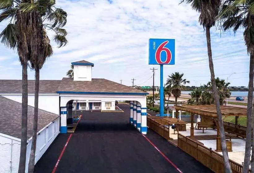 Motel 6 Portland, TX