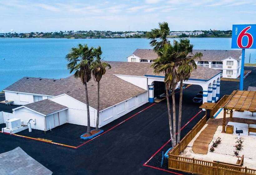 Motel 6 Portland, TX