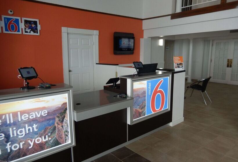 Motel 6 Portland, TX