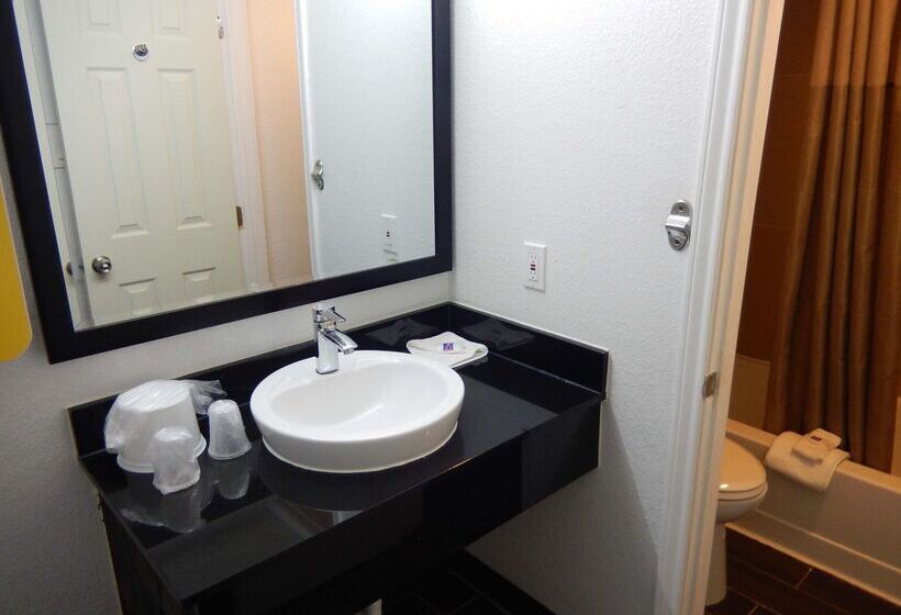 Motel 6 Portland, TX