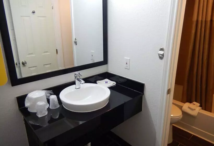 Motel 6 Portland, TX