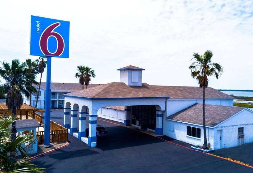Motel 6 Portland, TX