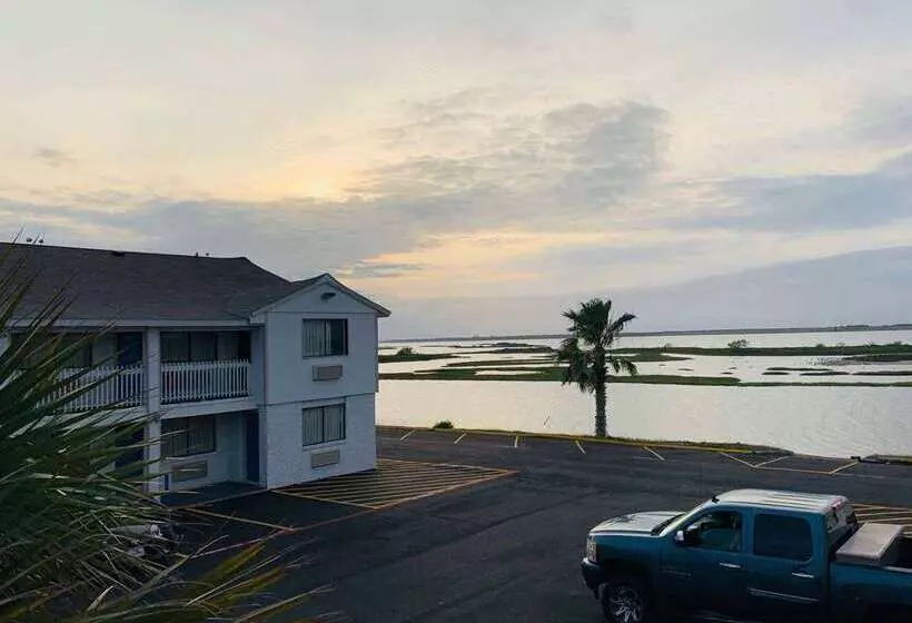 Motel 6 Portland, TX