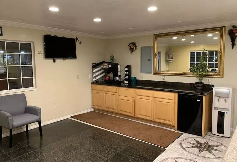 汽车旅馆  Sand Castle Inn