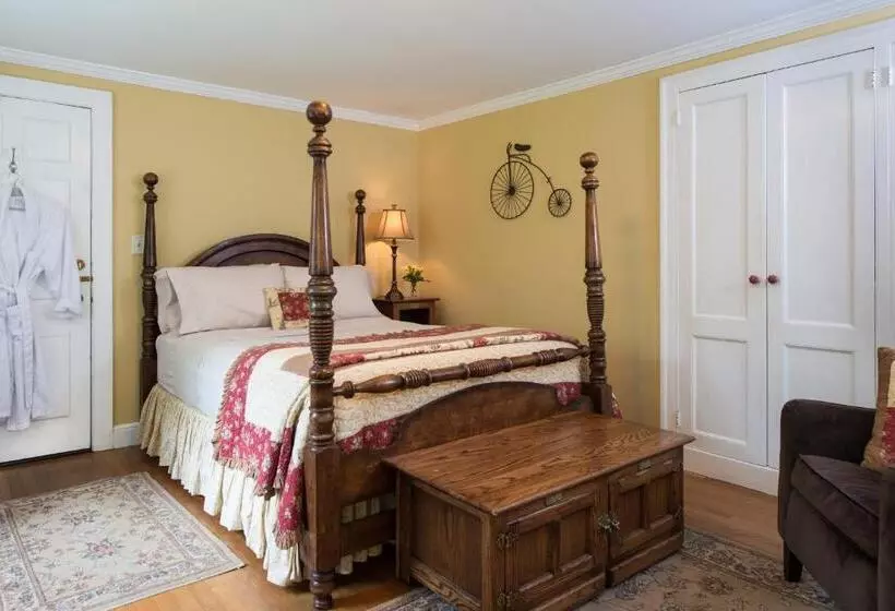 Bed and Breakfast Inn On Putney Road