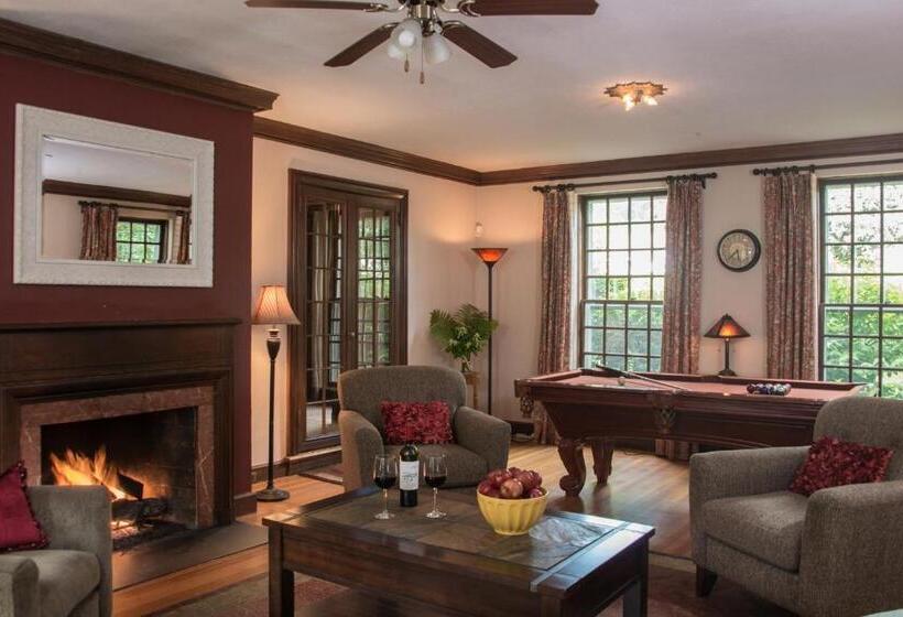 ベッドアンドブレックファースト Inn On Putney Road