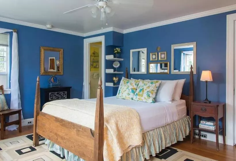 Bed and Breakfast Inn On Putney Road