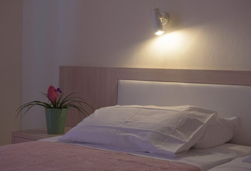 ホテル Alkyon Beach