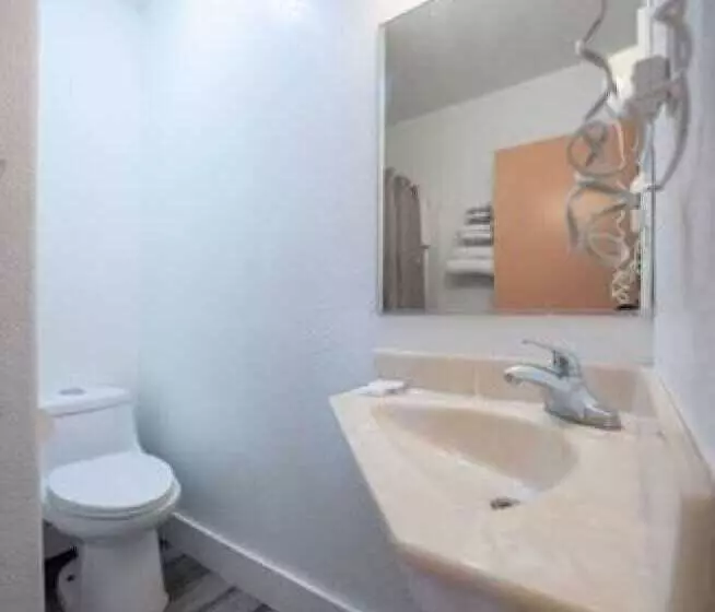 בית מלון כפרי Budget Inn Madras