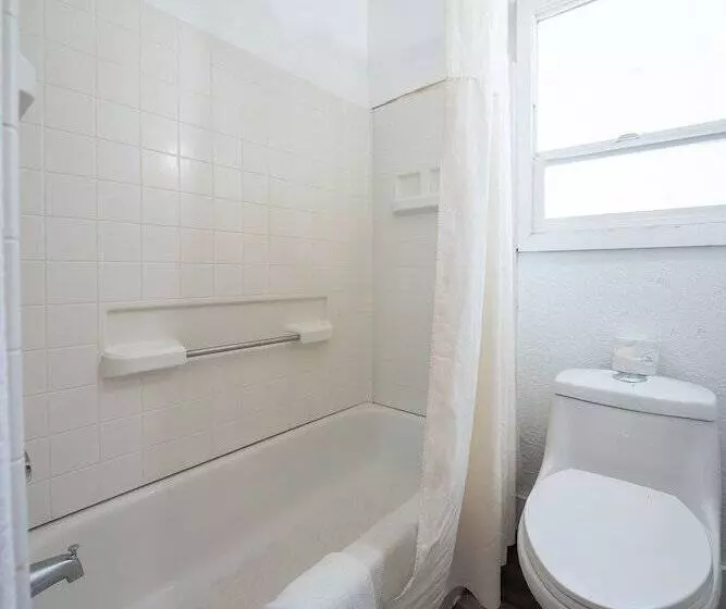 בית מלון כפרי Budget Inn Madras