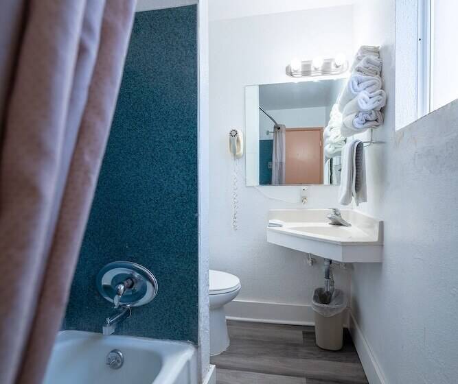 בית מלון כפרי Budget Inn Madras