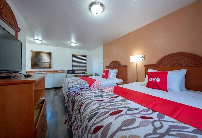 בית מלון כפרי Budget Inn Madras