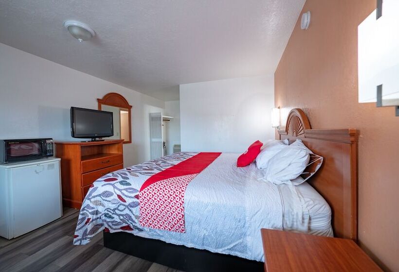 בית מלון כפרי Budget Inn Madras