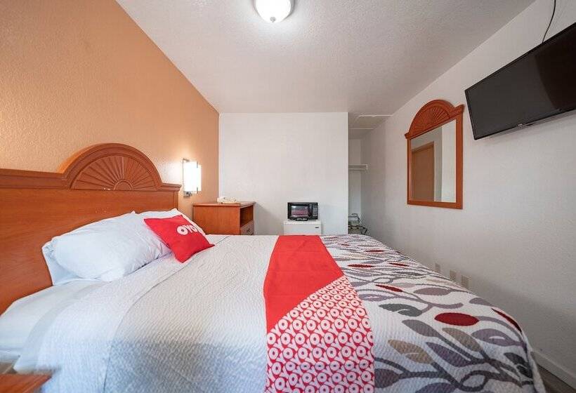 בית מלון כפרי Budget Inn Madras