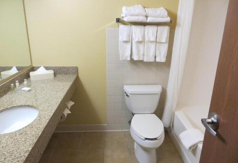 هتل Canad Inns Destination Center Grand Forks