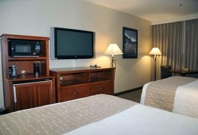 Отель C'mon Inn Missoula