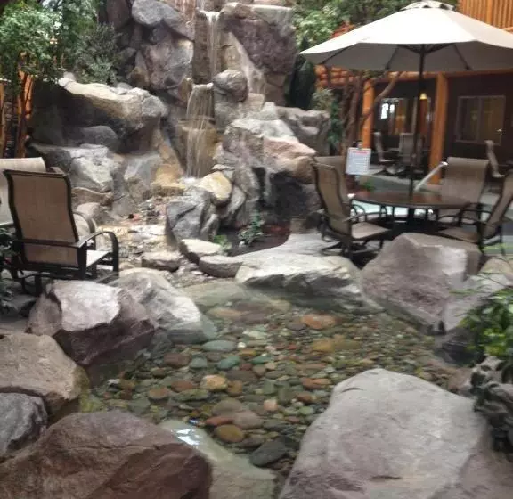 Отель C'mon Inn Missoula