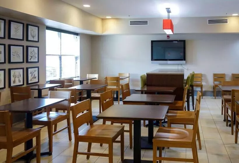 فندق Country Inn & Suites By Radisson, Washington, D.c. East Capitol Heights, Md