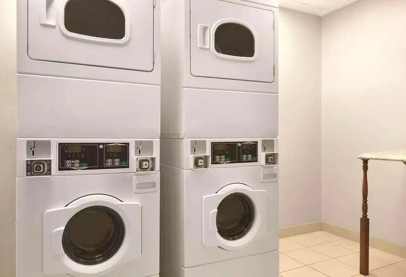 فندق Country Inn & Suites By Radisson, Washington, D.c. East Capitol Heights, Md