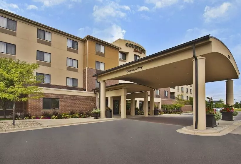 Отель Courtyard By Marriott Madison West / Middleton