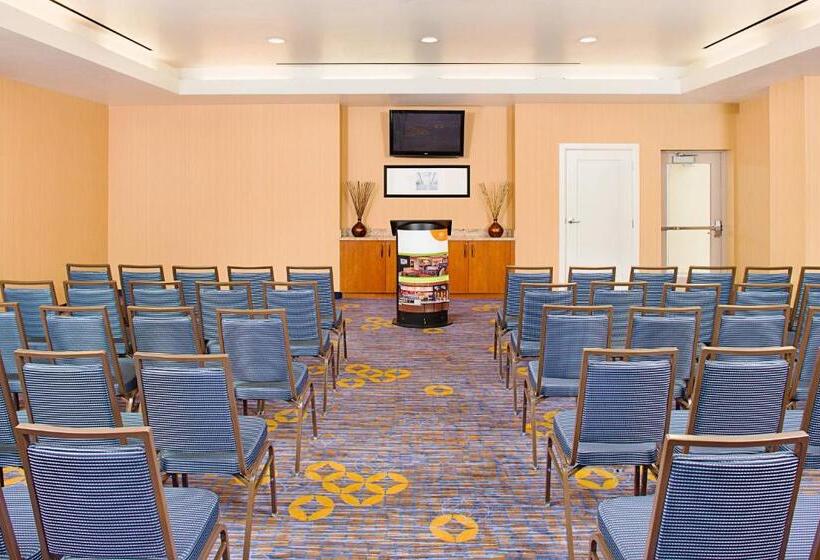 ホテル Courtyard By Marriott Paso Robles